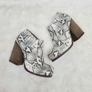 Jeffrey Campbell Yorktown Booties | White Python